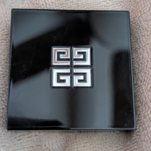 Givenchy | ORIGINAL FORMULA | Prisme Libre Loose Powder | 2 Satin Blanc - Picture 3 of 6